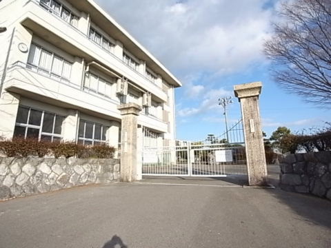 Primary school. 1380m to Ogaki Municipal Aohaka elementary school (elementary school)