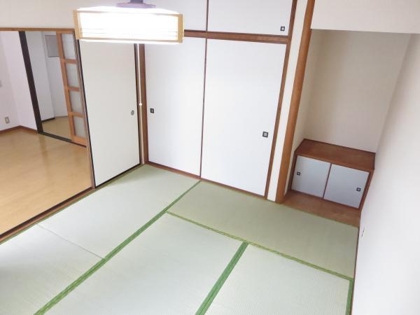Non-living room. Japanese-style room It was tatami mat replacement
