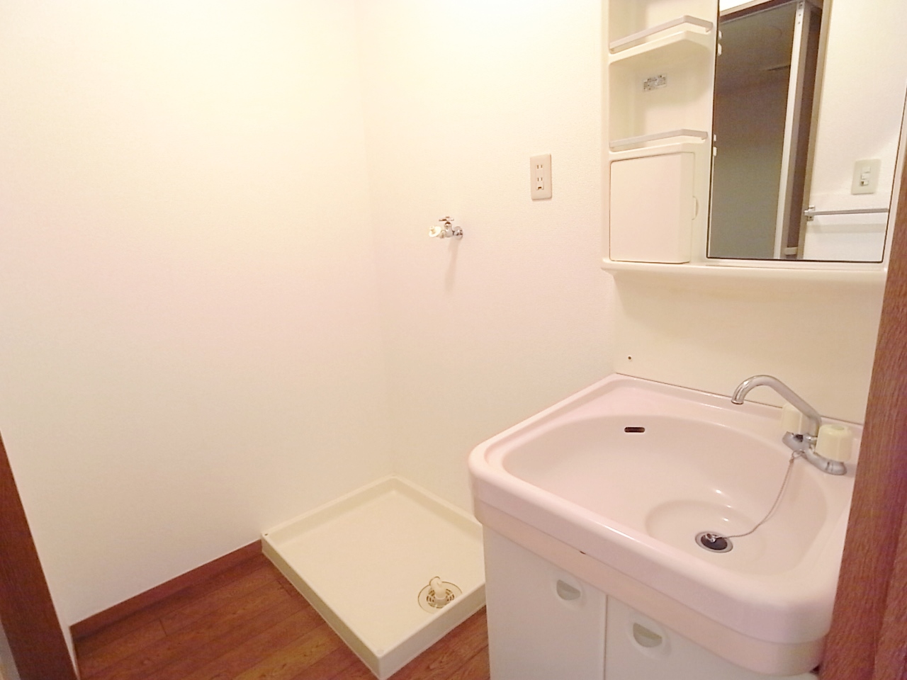 Washroom. I woman is also safe in the room washing machine storage ☆ 