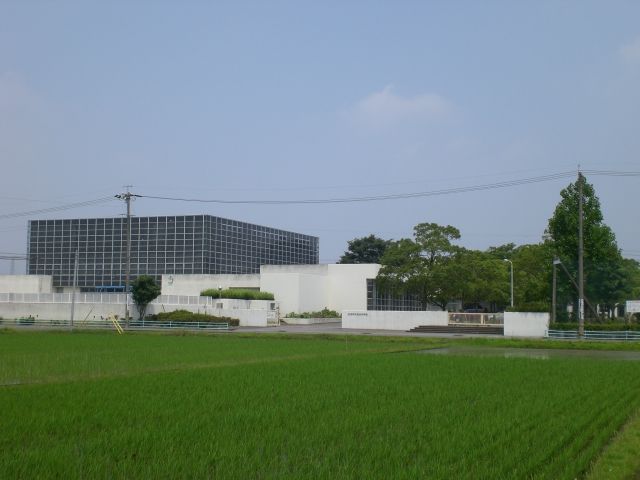 Junior high school. Municipal Seiwa until junior high school (junior high school) 2300m