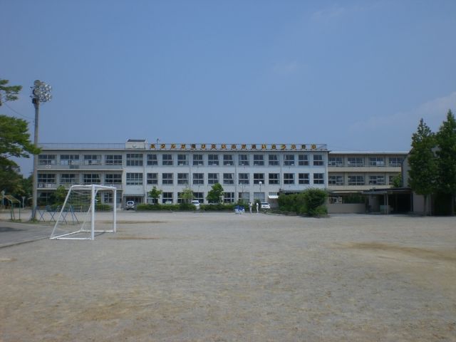 Primary school. 1900m to municipal Ono elementary school (elementary school)