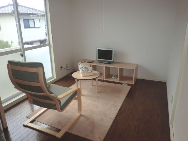 Living and room. Stylish furniture ・ Is a consumer electronics with rooms. 