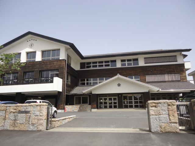 Primary school. Municipal Yasusakura up to elementary school (elementary school) 2400m