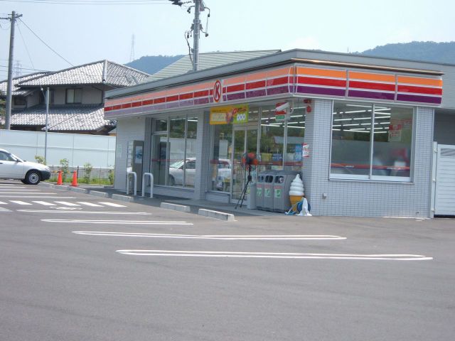 Convenience store. Circle 150m to K (convenience store)