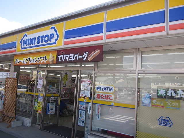 Convenience store. MINISTOP Ueno Tajimi Machiten (convenience store) to 359m