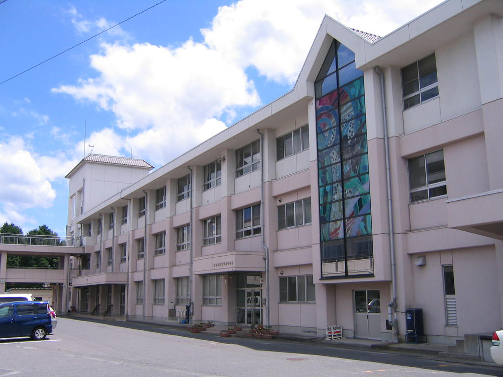 Junior high school. 1921m to Tajimi City peace junior high school (junior high school)