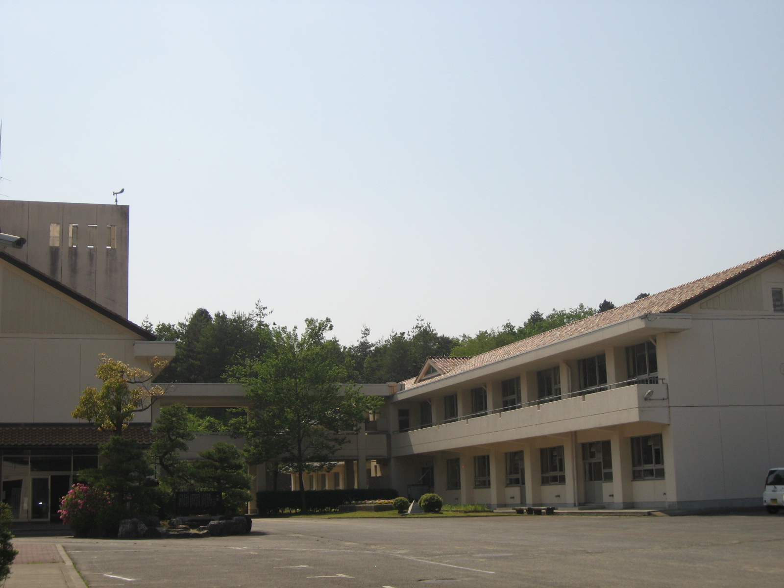 Junior high school. 2255m to Tajimi Tatsuminamihime junior high school (junior high school)