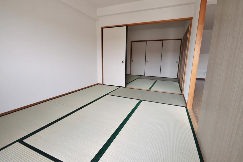 Other room space. Two between the continuance of the Japanese-style room