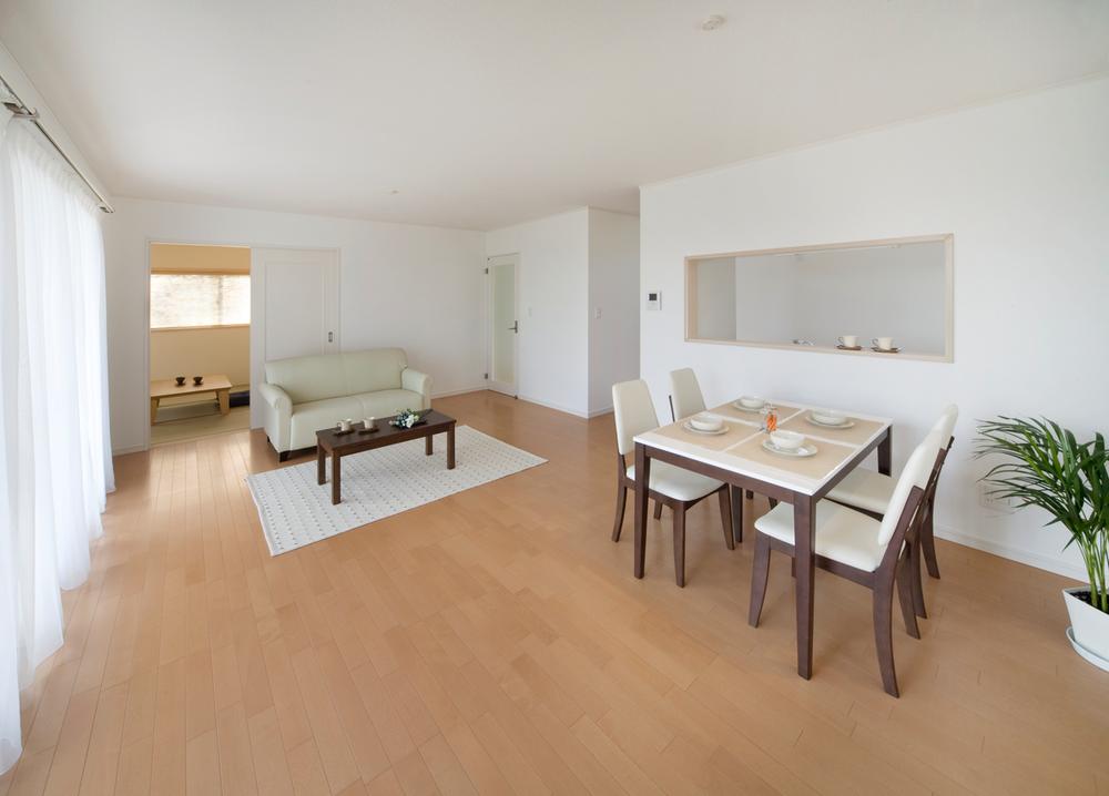 Same specifications photos (living). Same specifications Photos.  A white and clean sense of LDK.  Is next to the living there is a Japanese-style room, Convenient to take care of small children. 