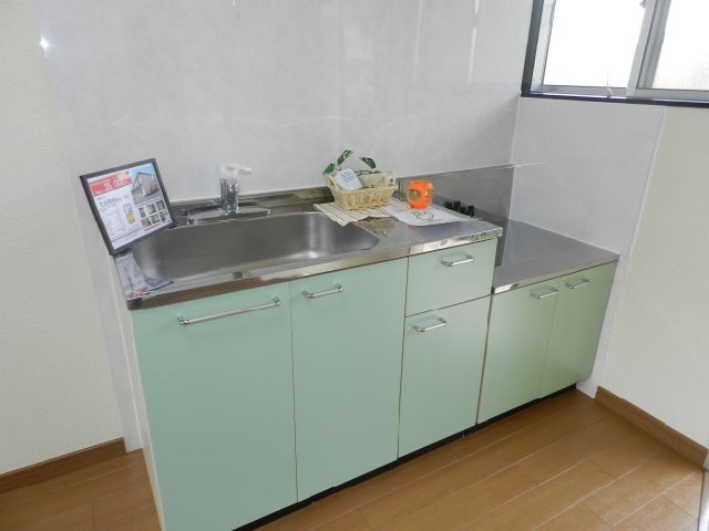 Kitchen. Exchange did refreshing color of the kitchen