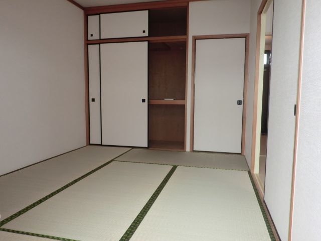 Living and room. Is a Japanese-style room of the mind to settle softened. 