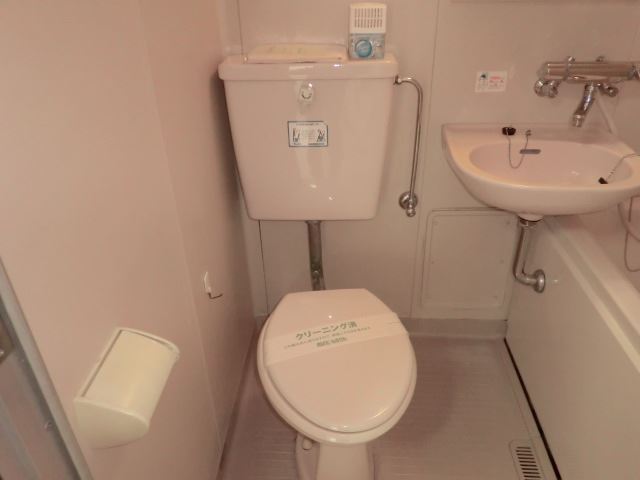 Toilet. unit bus ・ Toilet closer. 