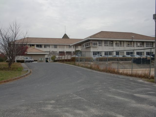 Junior high school. Municipal Tokitsu until junior high school (junior high school) 1700m