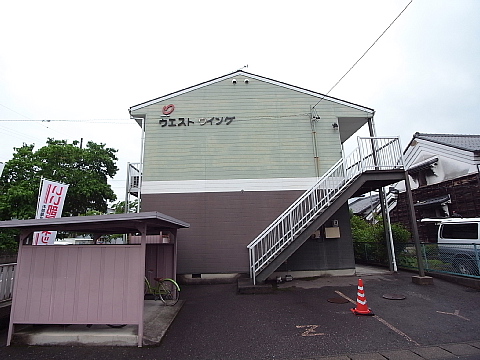 Building appearance. There is also close to a big hospital, Near good Takatomi highway of bus service