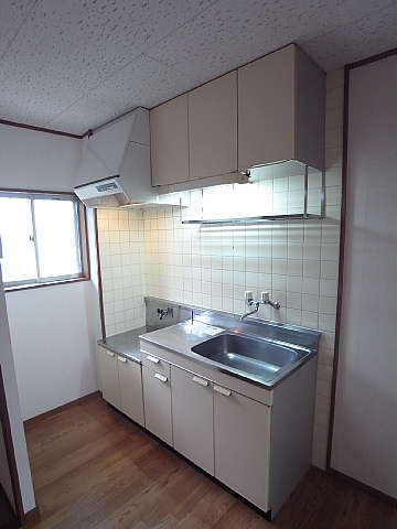 Kitchen. The window also there is can be installed a bright kitchen two-burner stove ☆ 