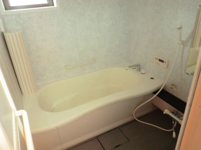 Bath. Please loose fitting bathing in the bath of 1 pyeong type. 