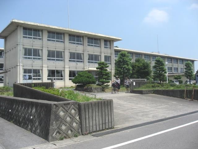 Junior high school. Municipal until Eastern junior high school (junior high school) 1600m
