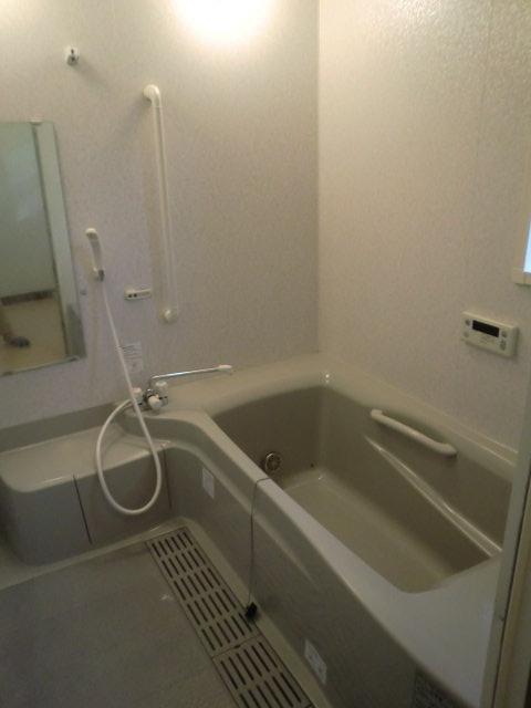 Bathroom. 1 Kaibasu
