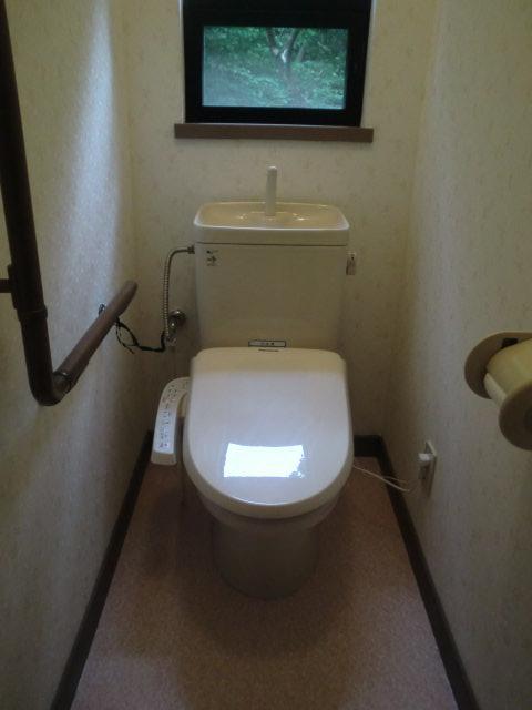 Toilet. First floor washlet