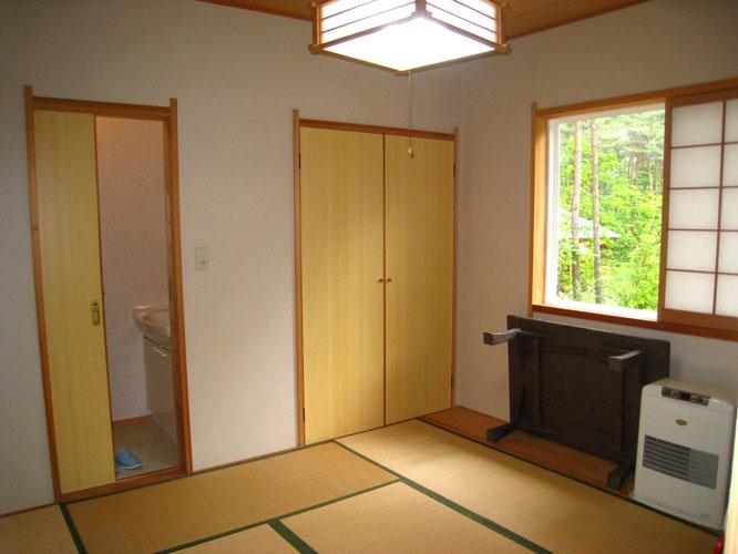 Non-living room. First floor 6 Pledge Japanese-style rooms with washbasin toilet