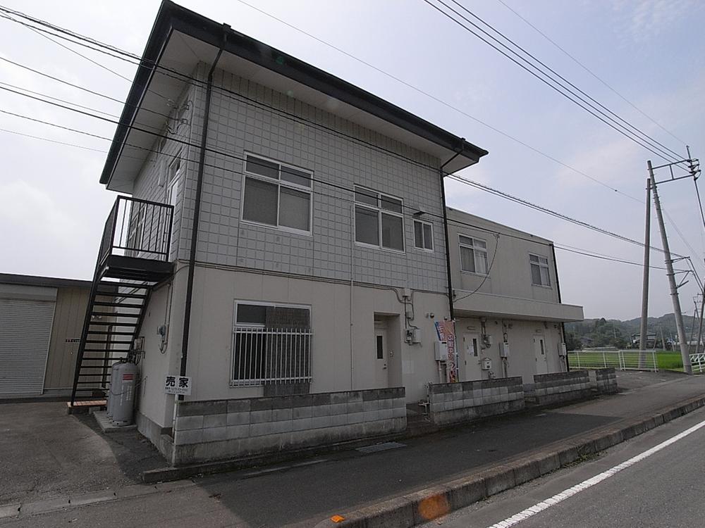 Local appearance photo
