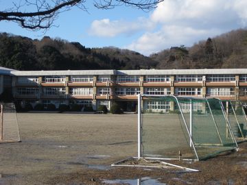 Junior high school. Annaka Municipal first junior high school (junior high school) up to 2882m