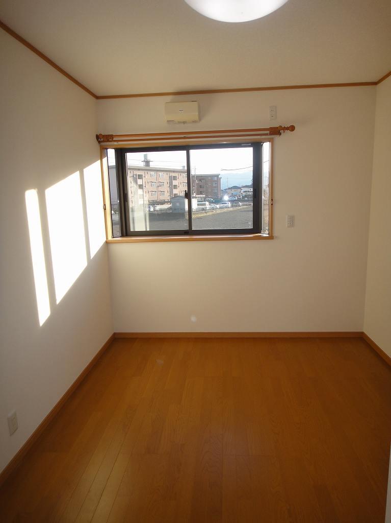 Non-living room. Second floor Western-style 5.5 tatami
