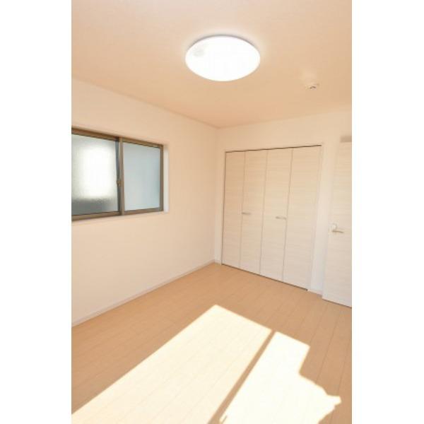 Non-living room. The company construction cases