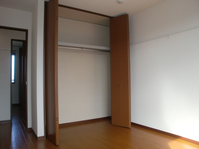 Other room space. South Interoceanic, With closet