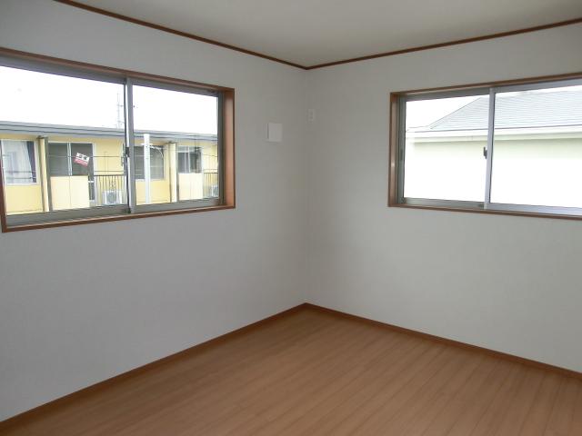 Same specifications photos (Other introspection). Same specifications