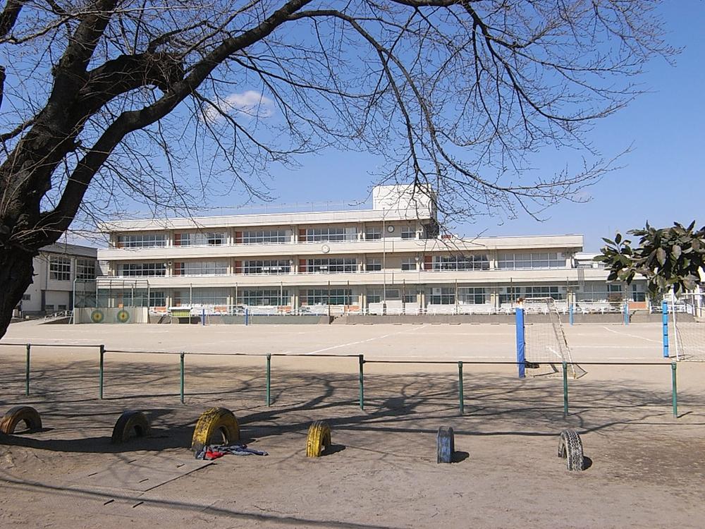 Primary school. 738m to Annaka Tachihara City Elementary School