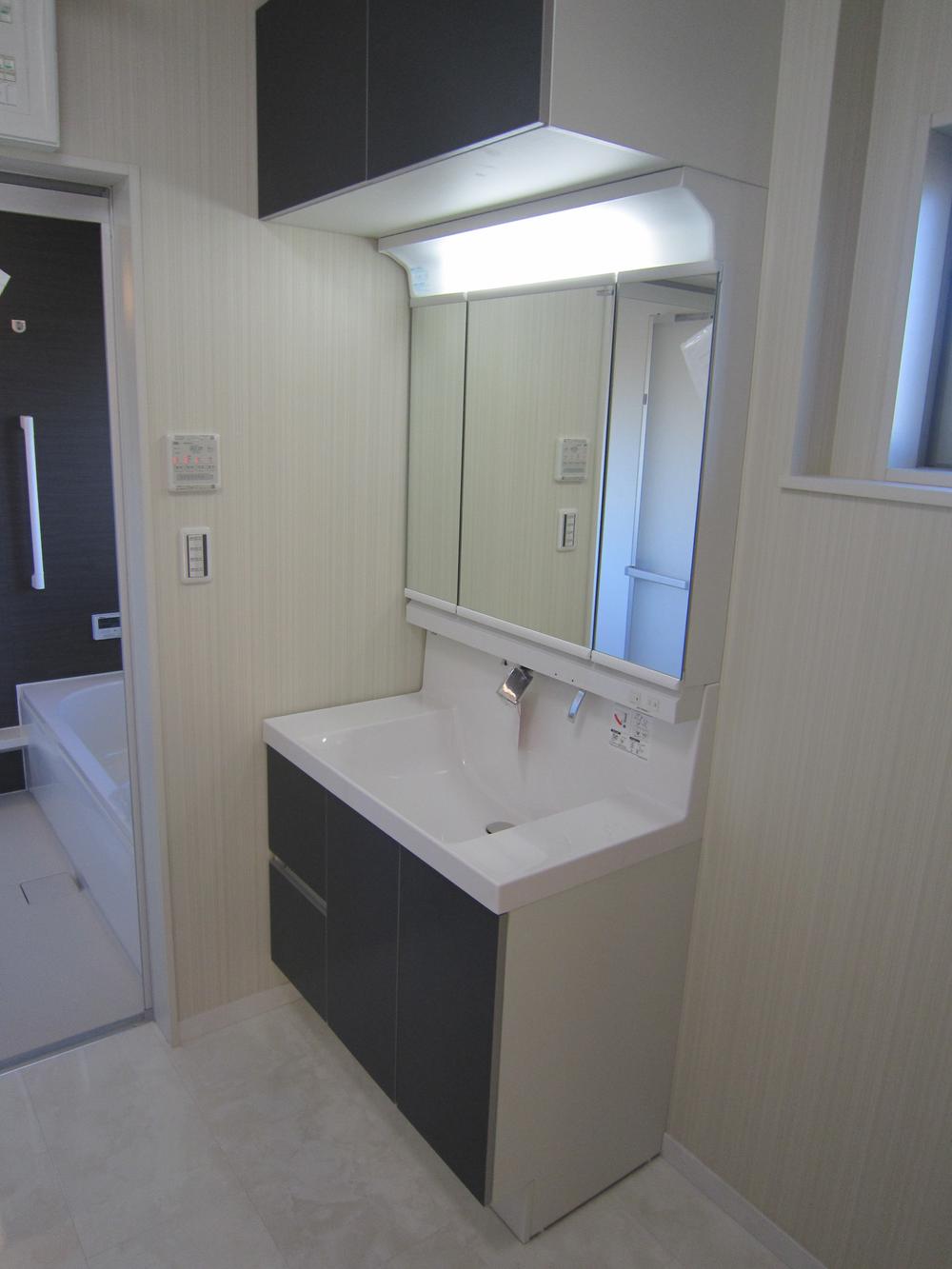 Wash basin, toilet. Indoor shooting