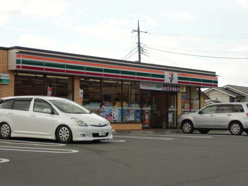 Convenience store. Seven-Eleven depreciation Nakahara Shiten up (convenience store) 1220m
