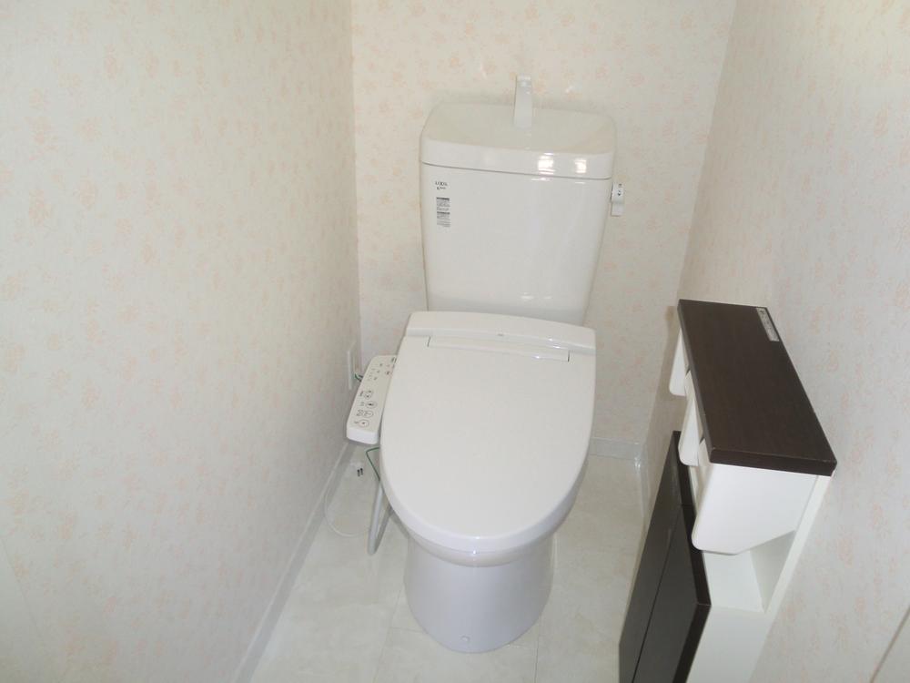 Toilet. Building 2 toilet