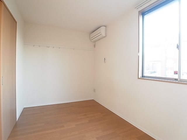 Other room space. North Interoceanic, Air-conditioned, With shutter