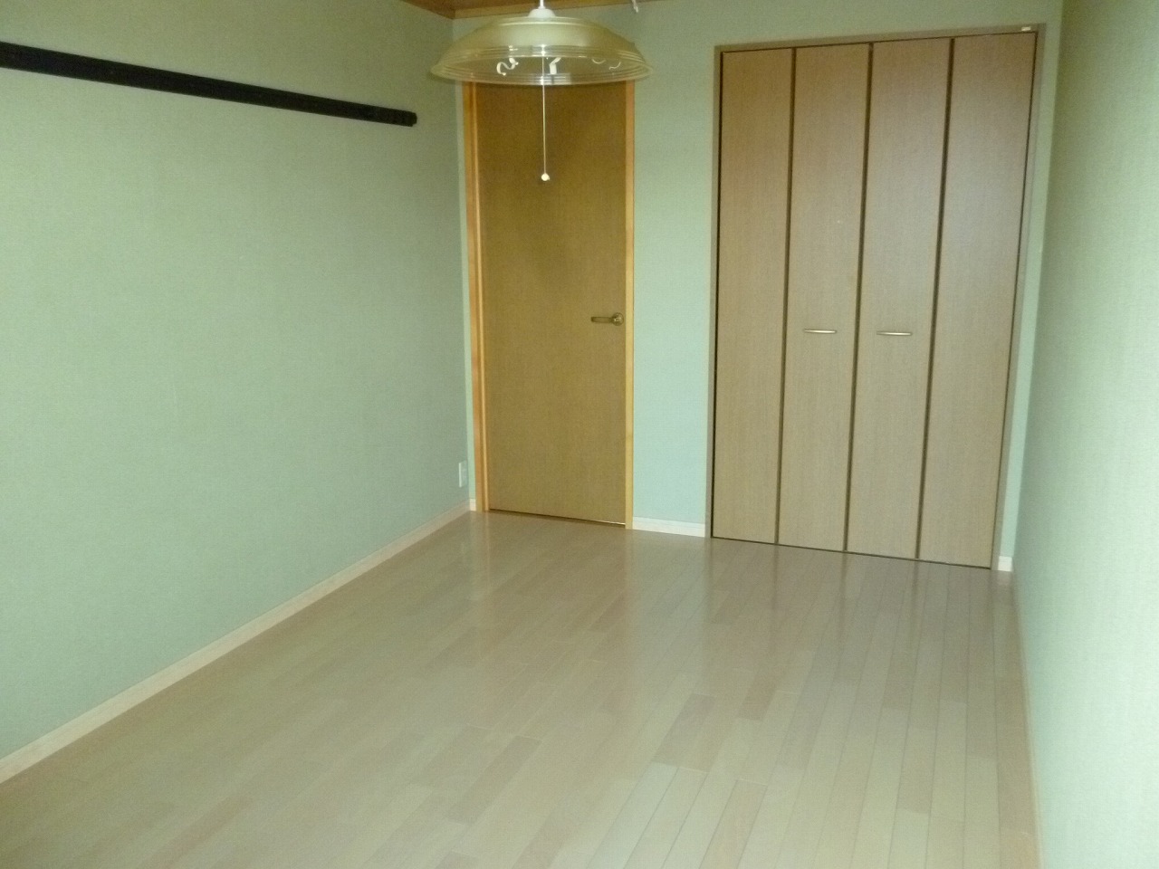 Other room space. It was renovated to Western-style. 