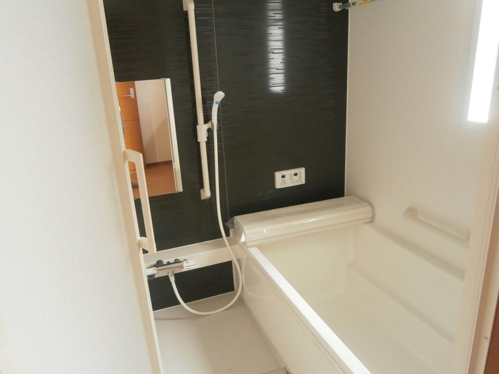 Bathroom. 1 Building same specifications (1 pyeong unit bus)! 