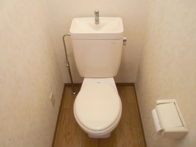 Toilet. No Washlet, Installation is possible