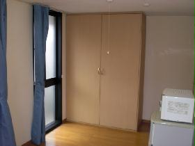 Living and room. Is a state in which the closed closet ☆