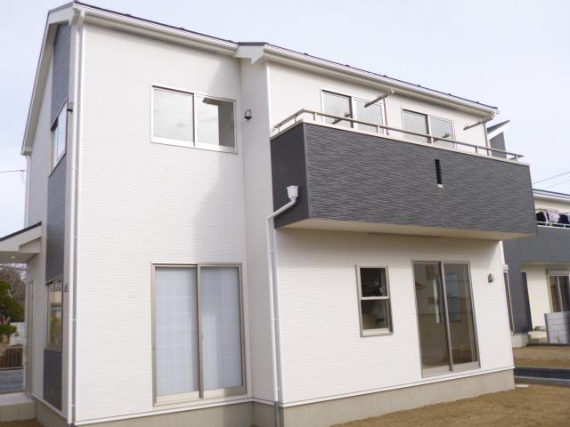 Local appearance photo. Local (12 May 2013) Shooting