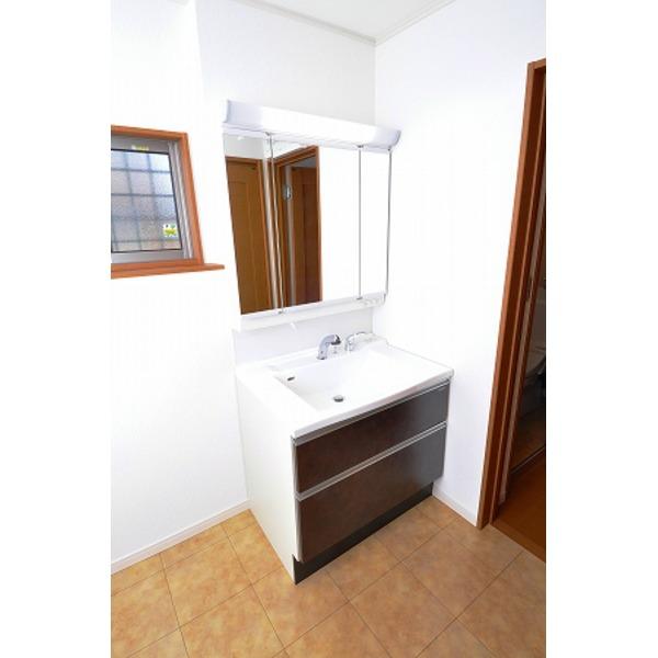 Wash basin, toilet. The company construction cases