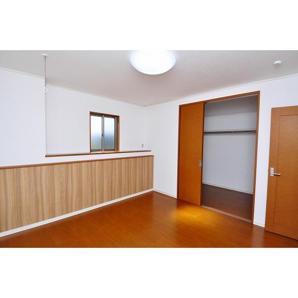 Non-living room. The company construction cases