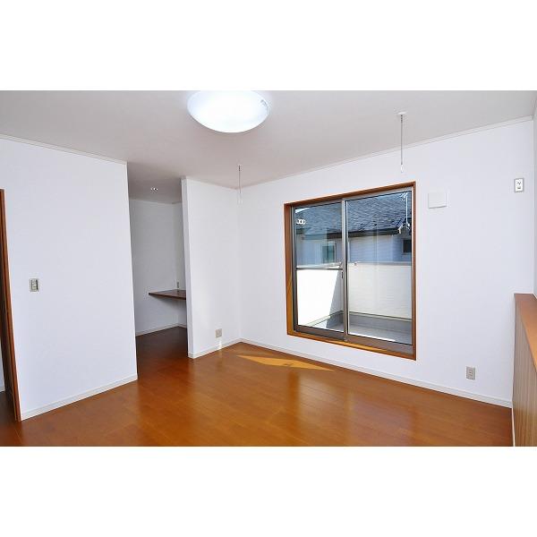 Non-living room. The company construction cases