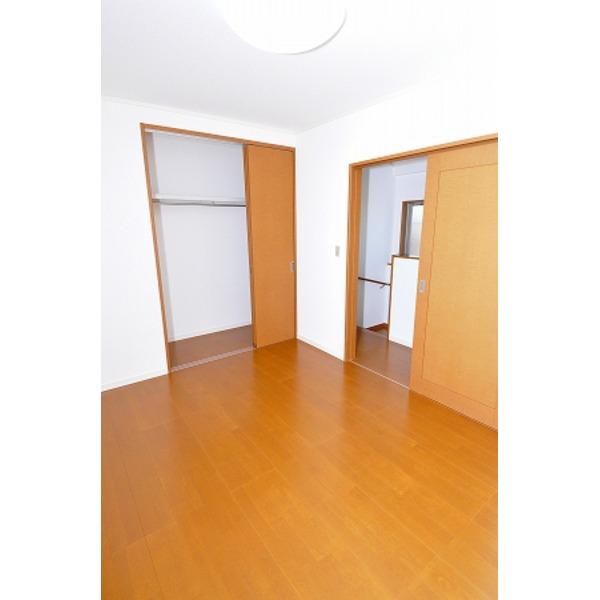 Non-living room. The company construction cases