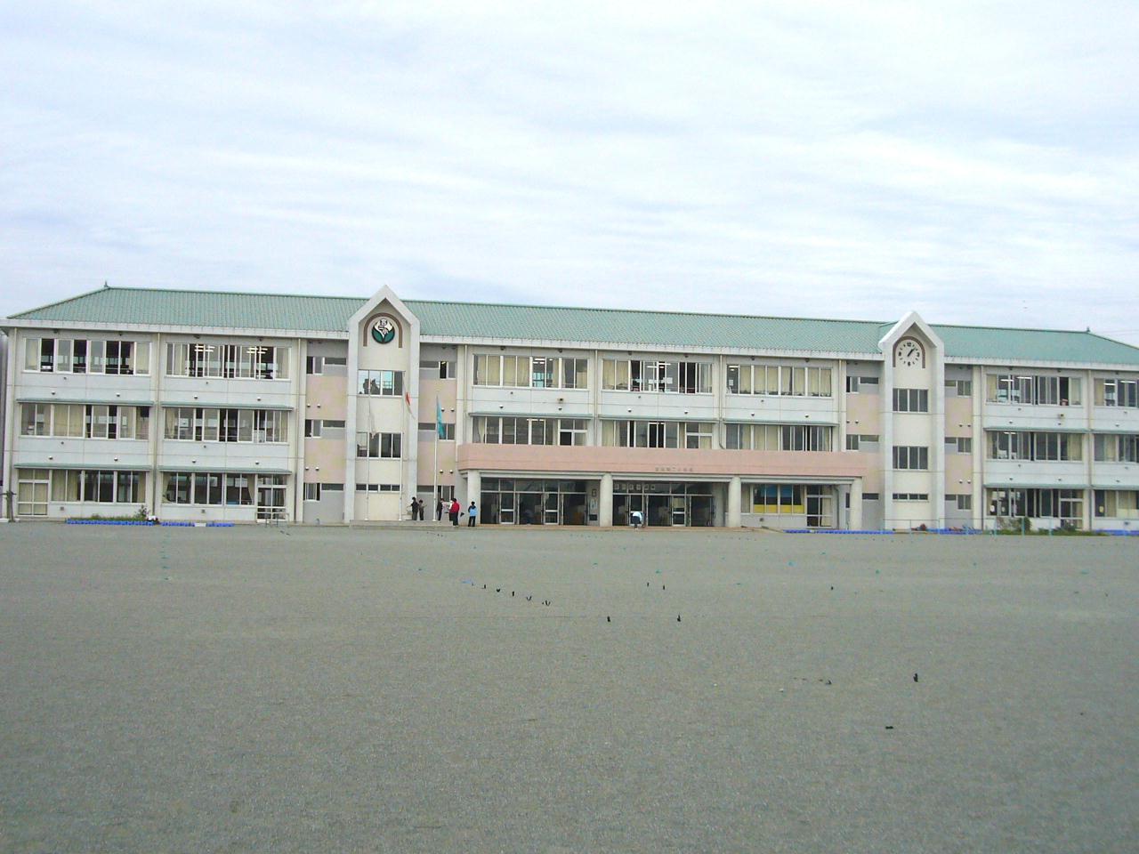 Primary school. 1341m to Isesaki Municipal Miyago second elementary school (elementary school)