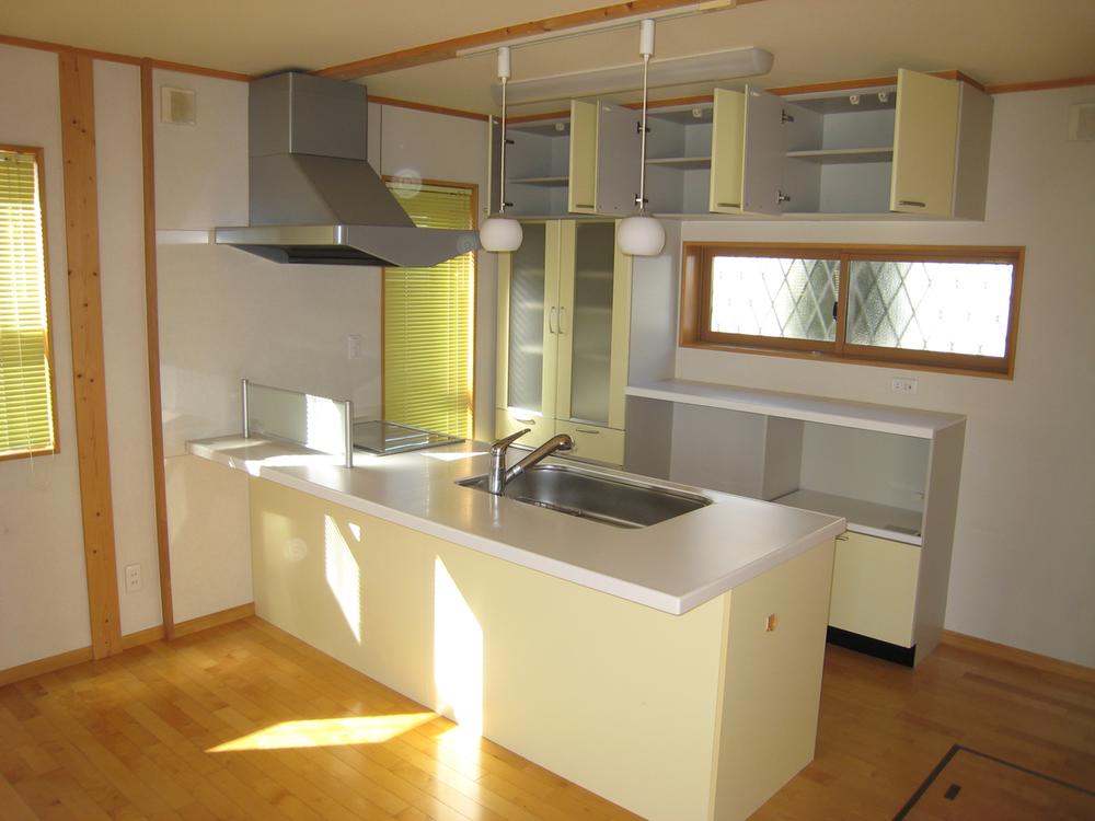 Kitchen. Indoor (11 May 2013) Shooting