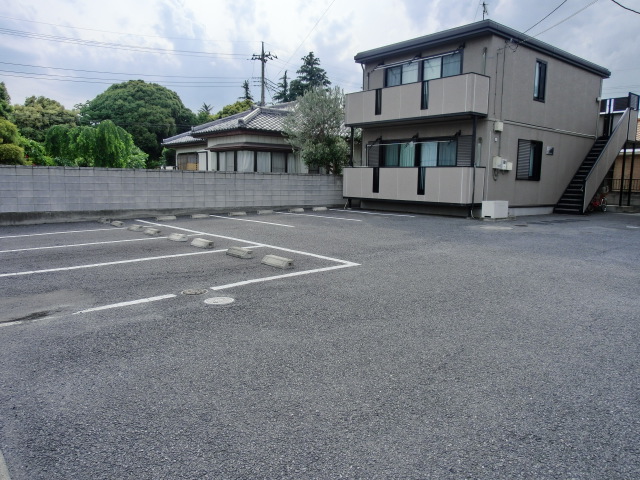 Parking lot. It will be stopped two in parallel. 