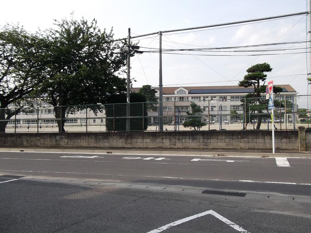 Junior high school. Isesaki Municipal Azuma until junior high school 2487m