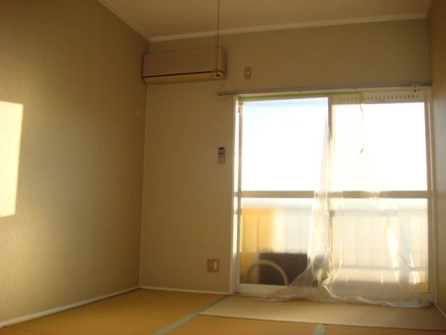 Living and room. It will be the images because it is currently in renovation