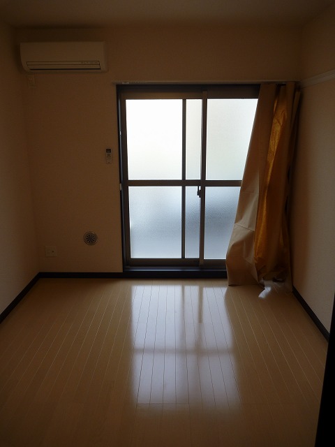 Other room space. It is a photograph of the first floor Western-style. 